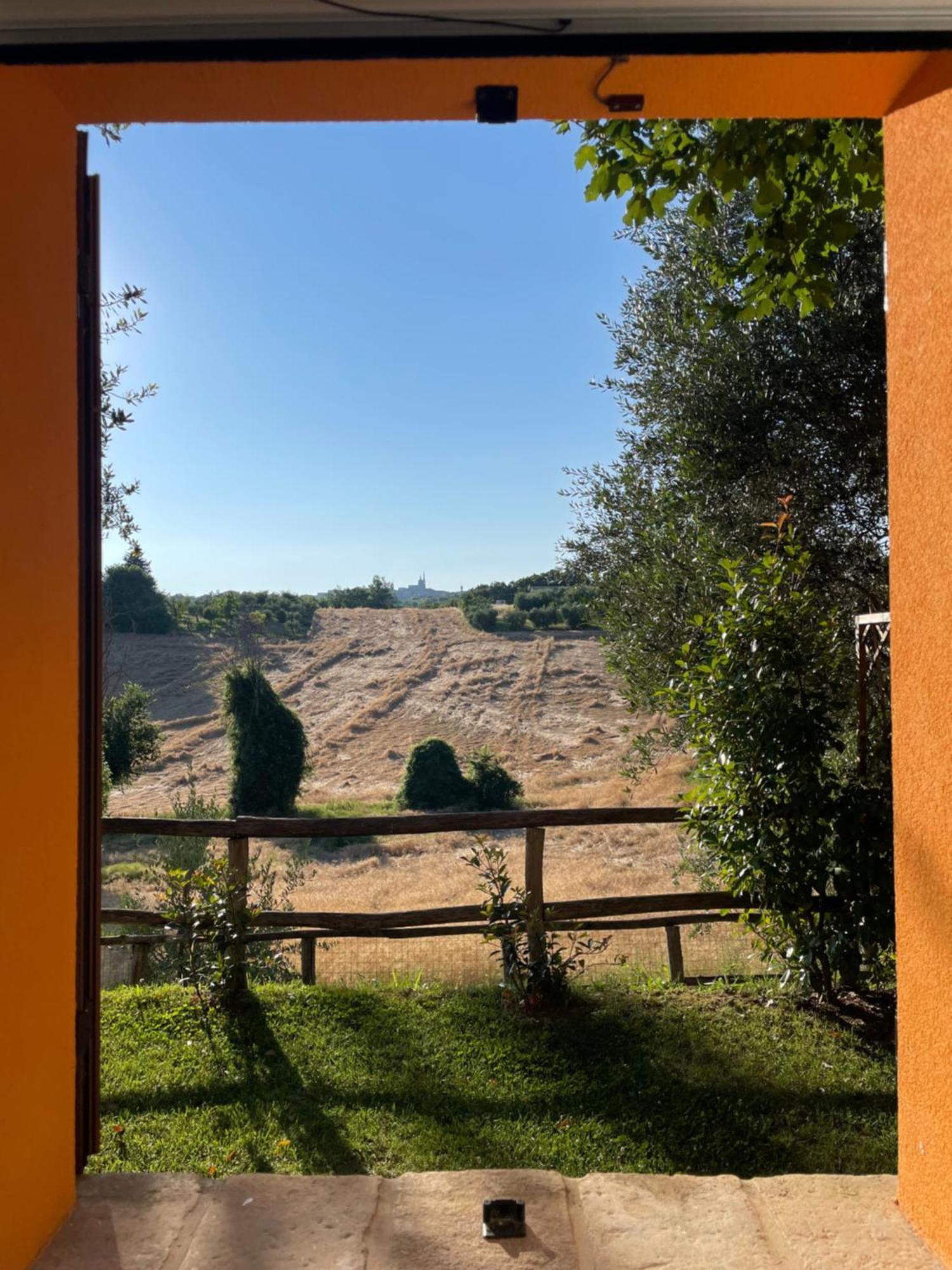 Montenovo Country House Ostra Vetere Exterior foto