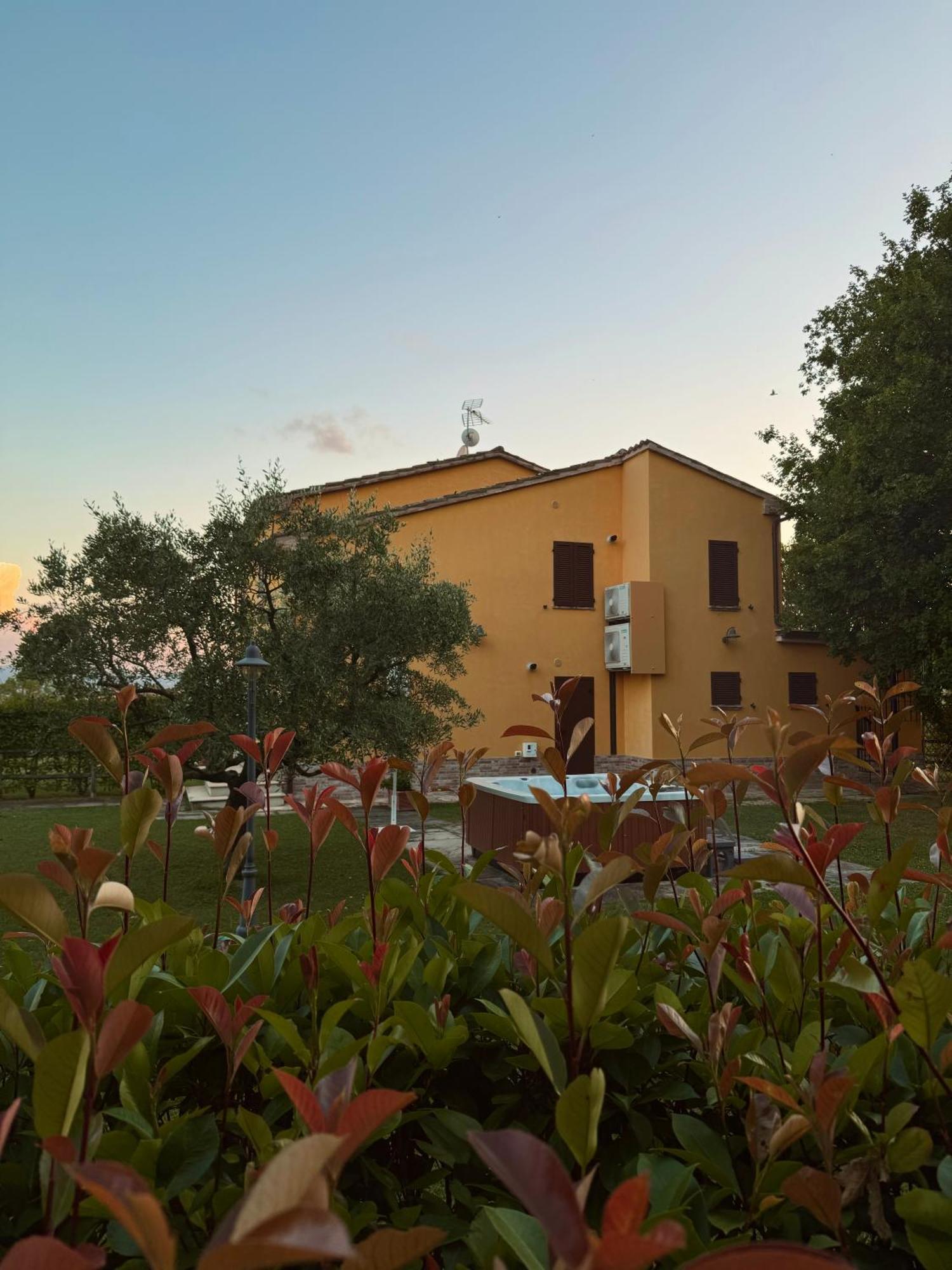 Montenovo Country House Ostra Vetere Exterior foto